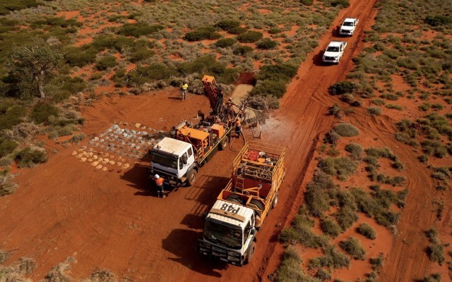 Cover Image for Caeneus Minerals uncovers visible sulphides at Roberts Hill, with drilling half-complete
